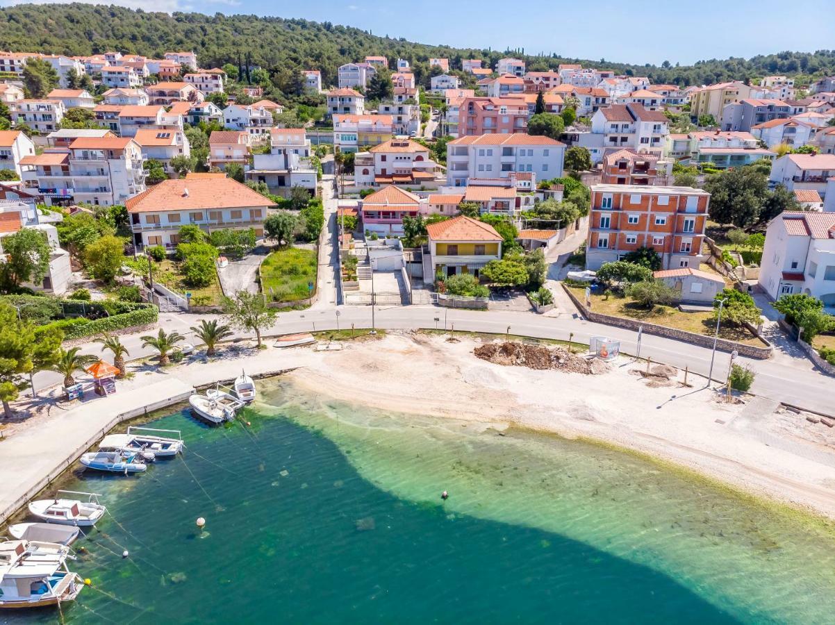 Apartments Karlo Trogir Exterior photo